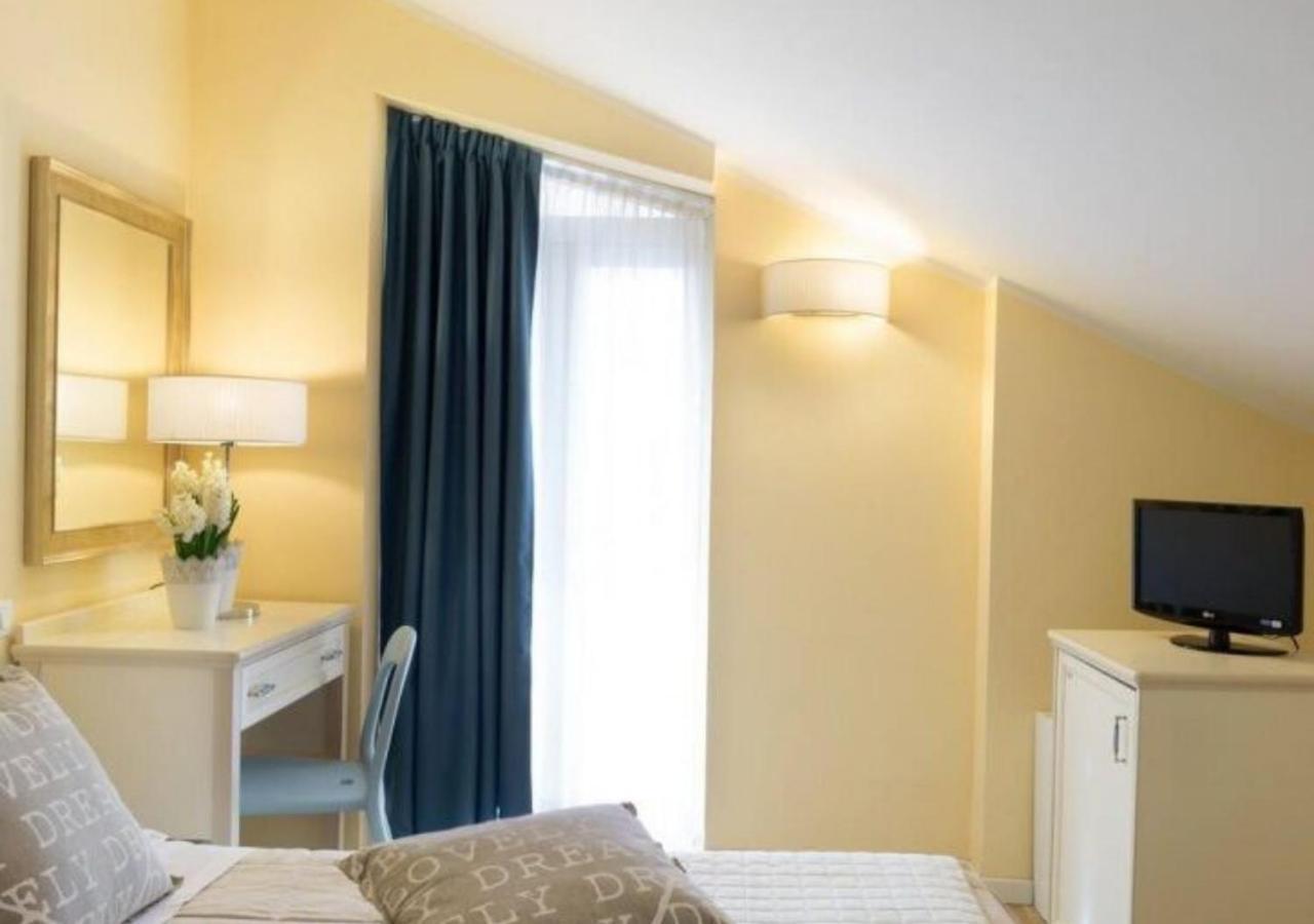 Beyou Hotel Villa Rosa Риччоне Экстерьер фото